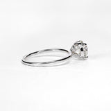 Eliza with Round Cut in White Gold