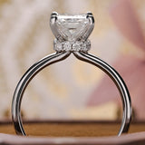 Vera with Radiant Cut in White Gold