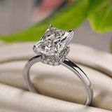 Vera with Radiant Cut in White Gold