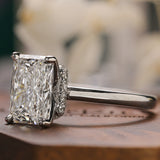 Vera with Radiant Cut in White Gold