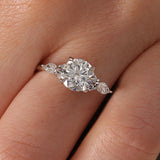 Fleur with Round Cut