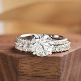 Scalloped Prong Band