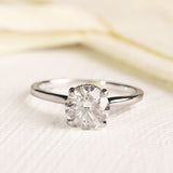 Mollie with Round Cut in White Gold