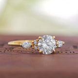 Fleur with Round Cut Diamond