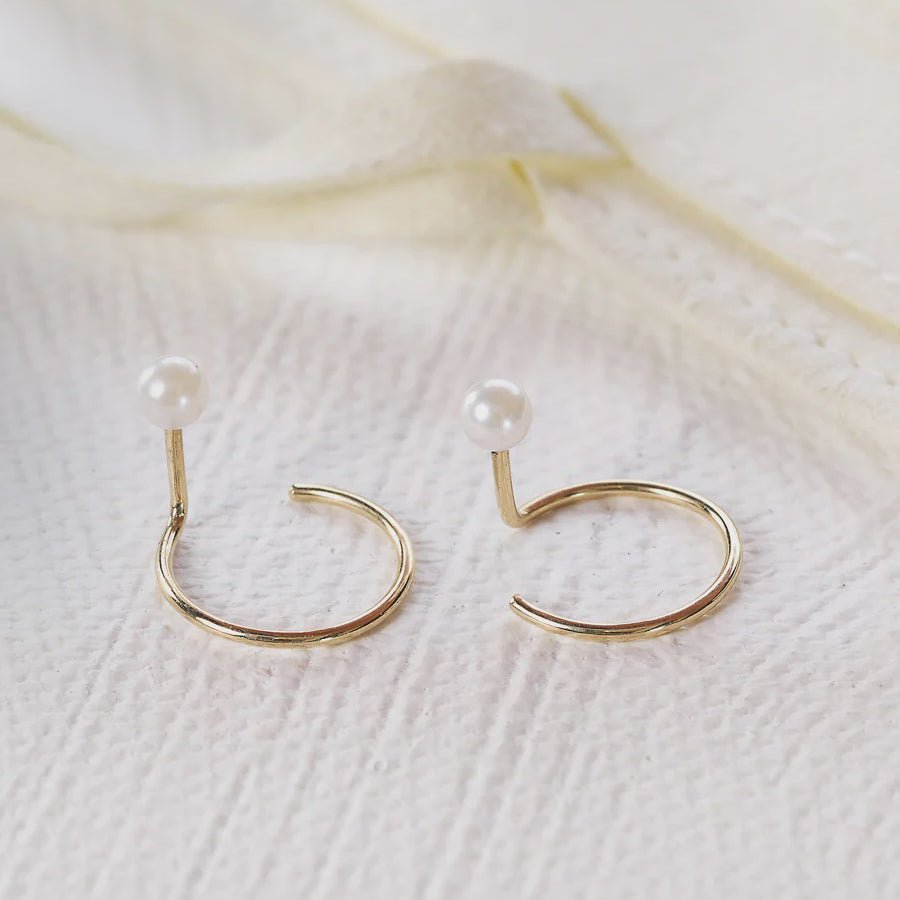 Floating Pearl Necklace in Yellow Gold