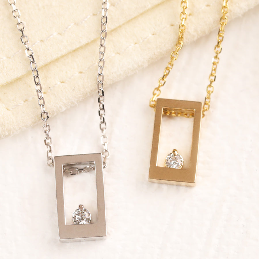 Floating Pearl Necklace in Yellow Gold