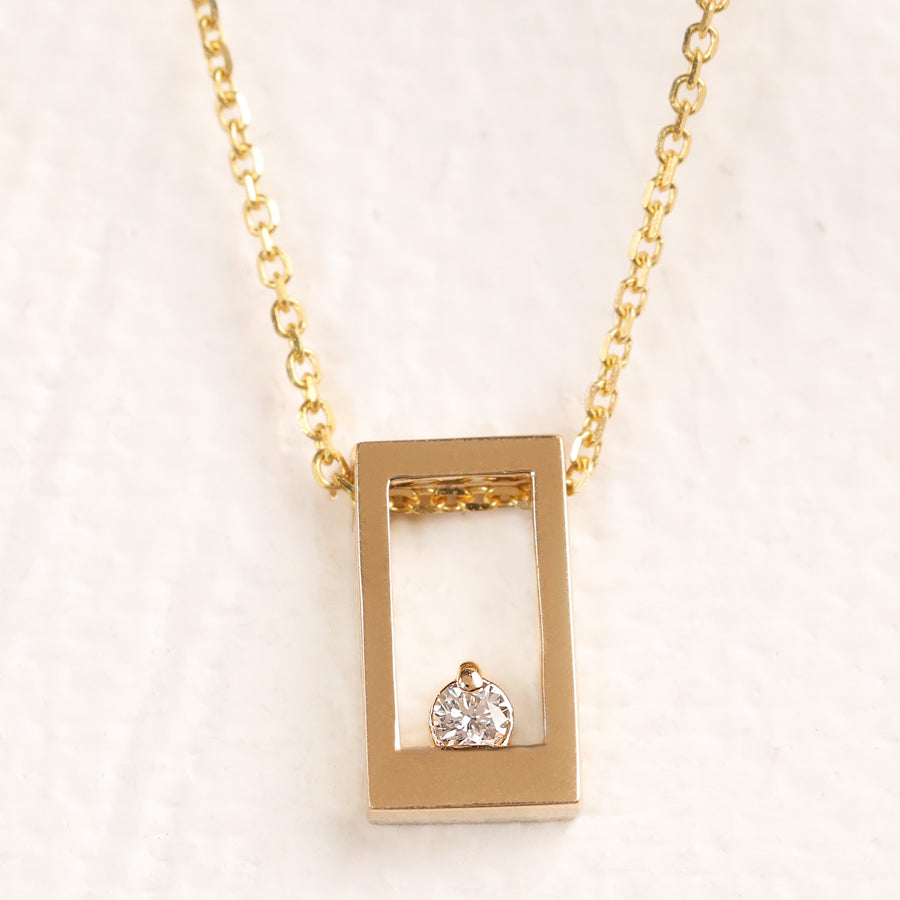 Floating Pearl Necklace in Yellow Gold